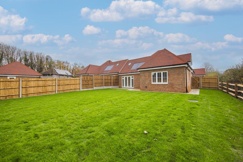 A7 A4065 garden