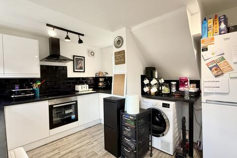 30 Newleaze, Steeple Ashton, Trowbridge, BA14 6EF