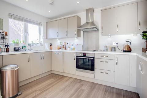 2 bedroom ground floor flat for sale, Outfield Crescent, Wokingham