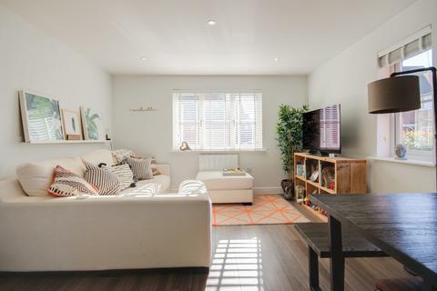 2 bedroom ground floor flat for sale, Outfield Crescent, Wokingham
