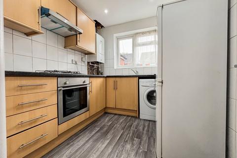 undefined, 2 Bedroom Flat To Let - HP11