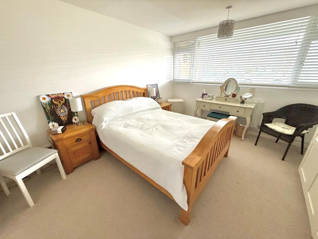 5 Dolphin Court Bedroom 1.2