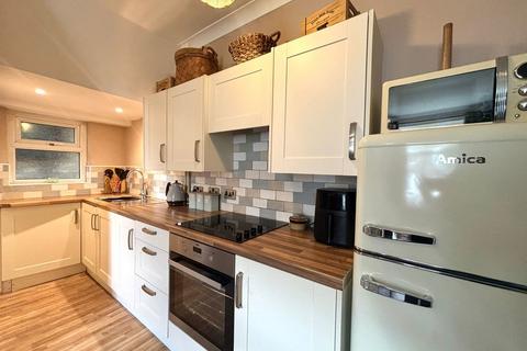 2 bedroom terraced house for sale, Albert Street, Thornton