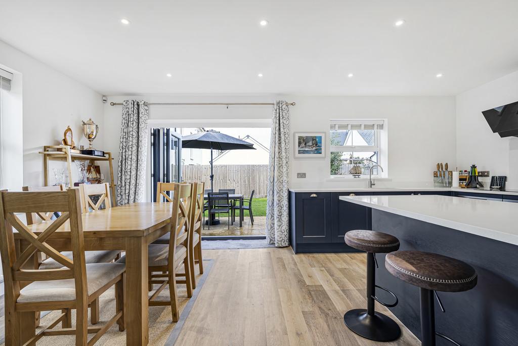 Kitchen Dining (2)