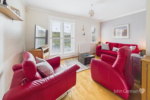3 bedroom end of terrace house for sale, Haddon Way, Loughborough