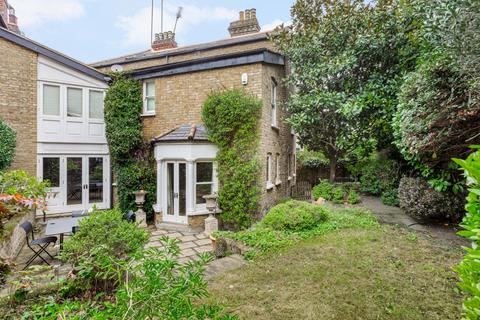 13 Rosenau Crescent, London, SW11 4RY