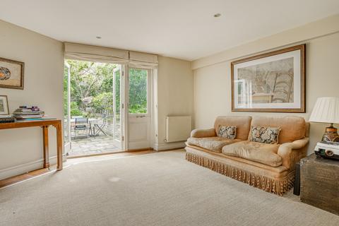 13 Rosenau Crescent, London, SW11 4RY