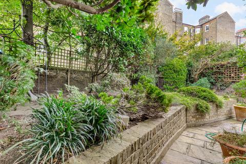 13 Rosenau Crescent, London, SW11 4RY