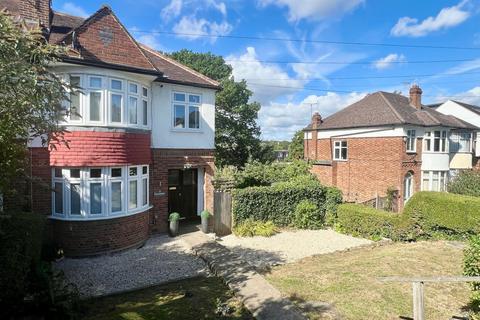 Brookside South, Barnet, London, EN4