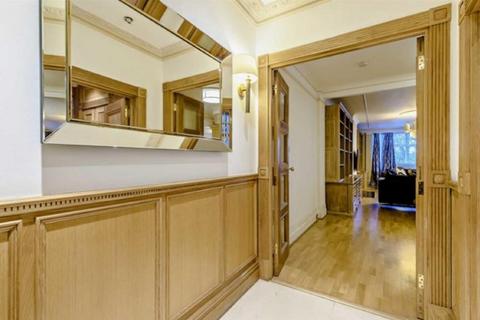 4 bedroom flat to rent, Strathmore Court Park Road Regents Park NW8