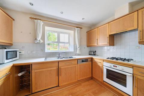 2 bedroom flat for sale, High Street, Edgware HA8