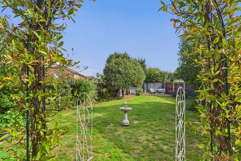 4 bedroom detached house for sale, Beaufort Close, Mudeford
