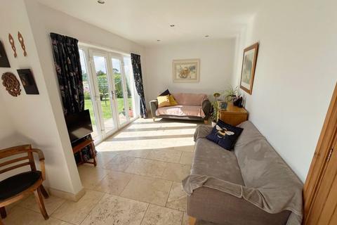 Sandalwood Chapel Road, Wick, Cowbridge, CF71 7QJ