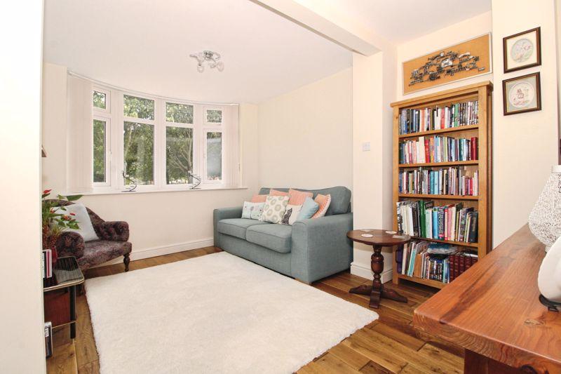 Snug/Hobby Room