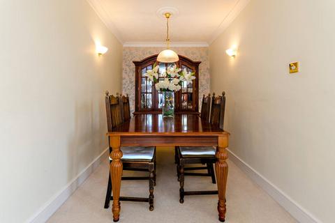 3 bedroom flat for sale, Ottershaw Park,, Ottershaw, KT16