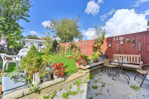 Wyld Way, Wembley, HA9