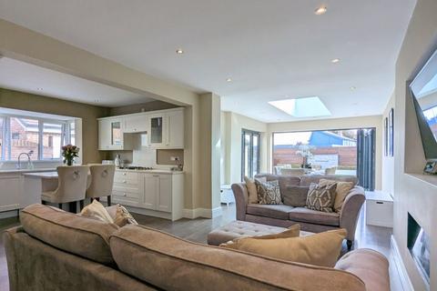3 bedroom property to rent, Golf Open 2026 - Hillsview Road, Ainsdale - Sleeps 6 - extended stay deals (2-3 Weeks)