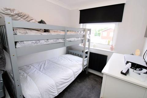 8 High Beeches, Banstead, SM7 1NB