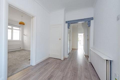 82 Cromwell Road, Worcester Park, KT4 7JR