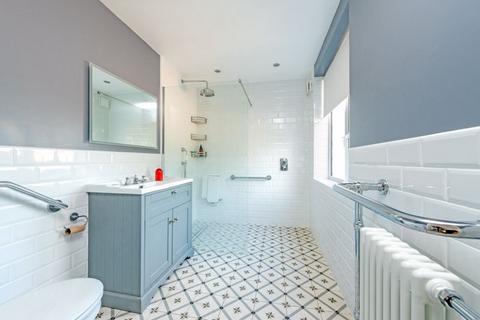 82 Cromwell Road, Worcester Park, KT4 7JR