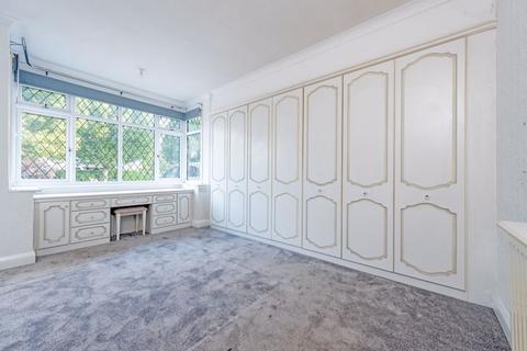 82 Cromwell Road, Worcester Park, KT4 7JR