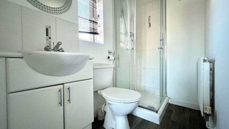 En-Suite to Bedroom