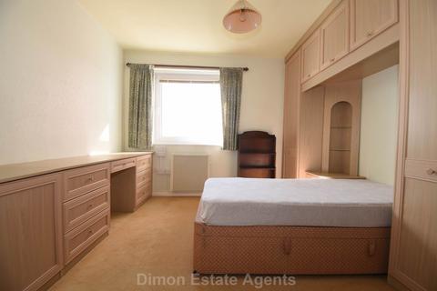 2 bedroom flat for sale, Harbour Tower, Gosport