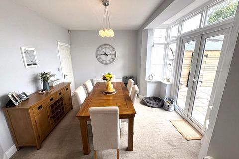 3 bedroom semi-detached house for sale, Elmwood Crescent, Walkerville