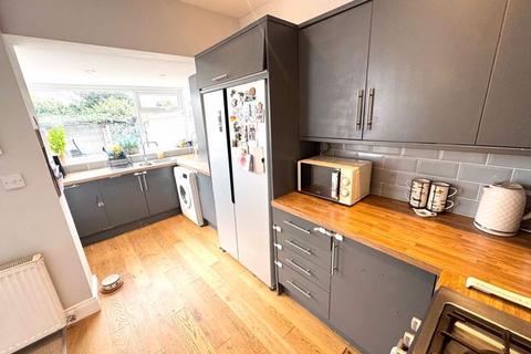 3 bedroom semi-detached house for sale, Elmwood Crescent, Walkerville