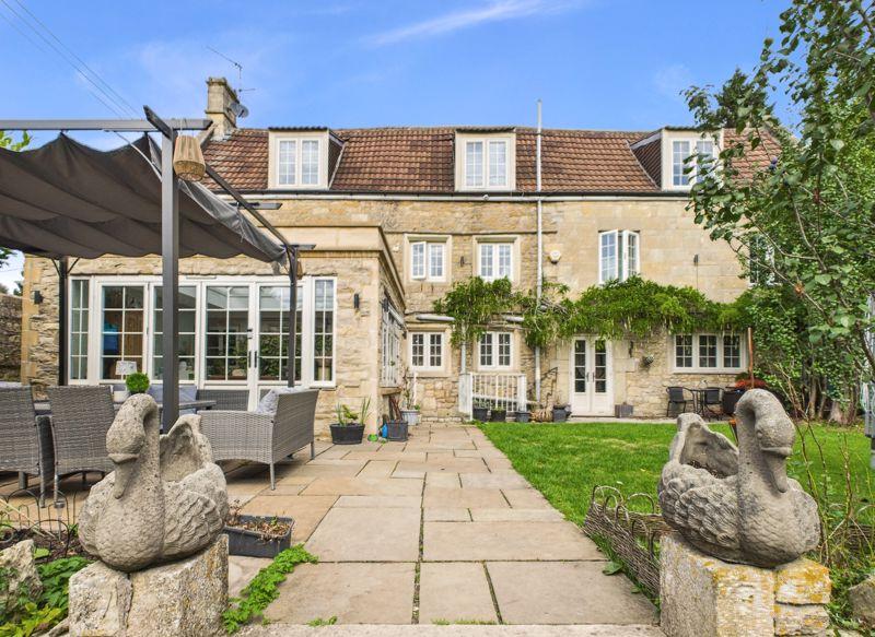Garden to house