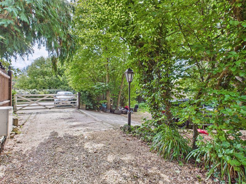 Garden to driveway
