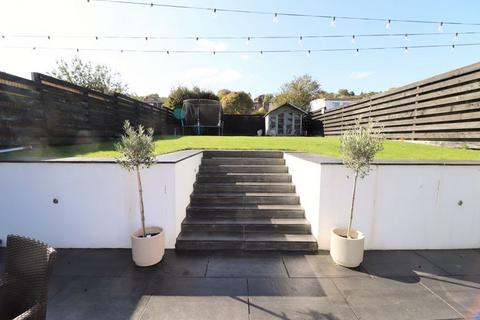 4 bedroom semi-detached house for sale, Vale Avenue, Findon Valley, Worthing