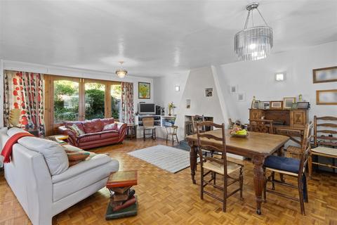 4 bedroom link detached house for sale, Denton Rise, Denton