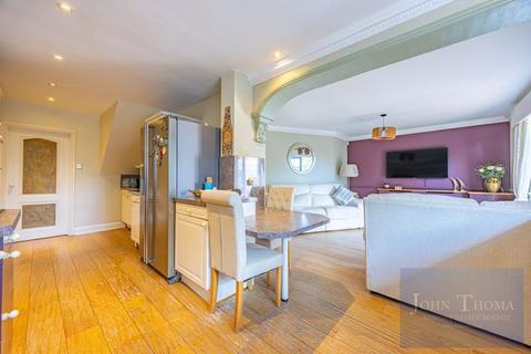 undefined, Mount Pleasant Road, Chigwell IG7