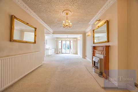 undefined, Caernarvon Drive, Clayhall IG5