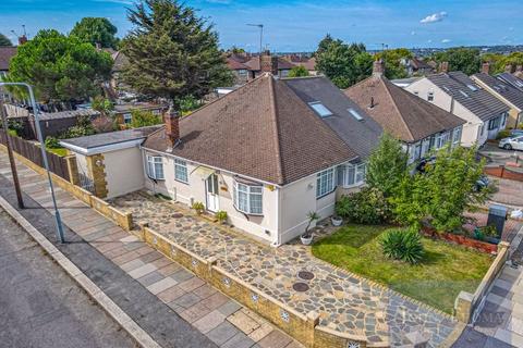 2 bedroom semi-detached bungalow for sale, Caernarvon Drive, Clayhall IG5