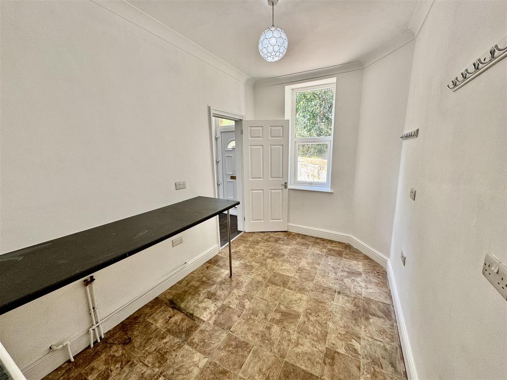 Fl 2 - Utility Room