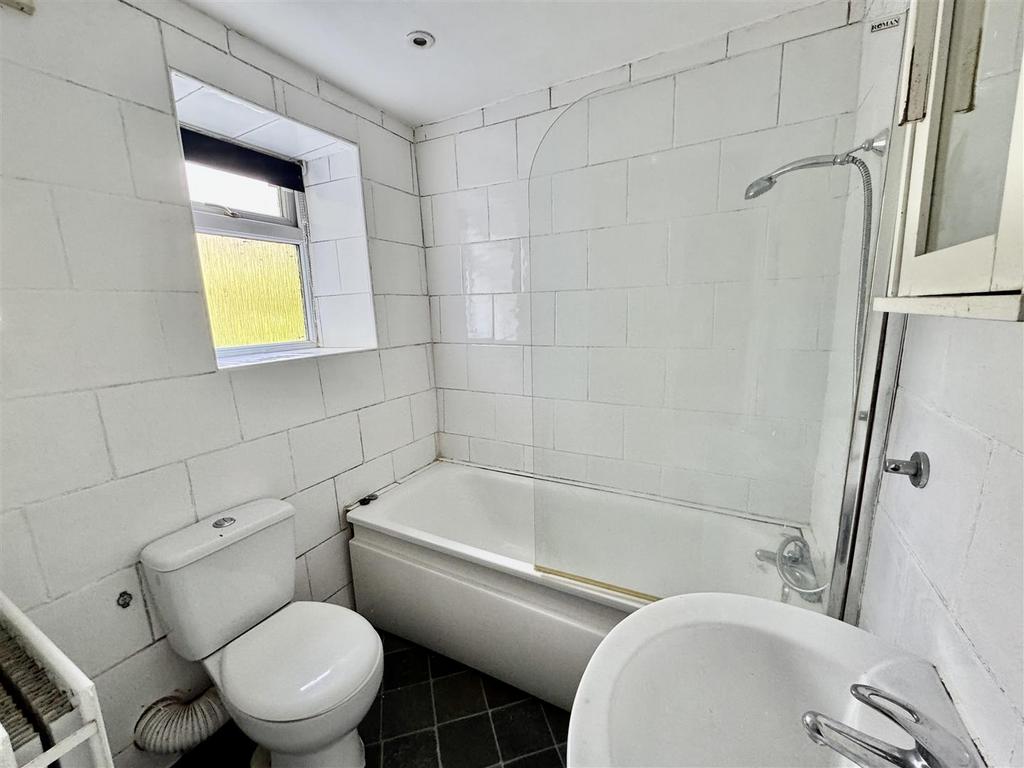 Fl 2 - Bathroom