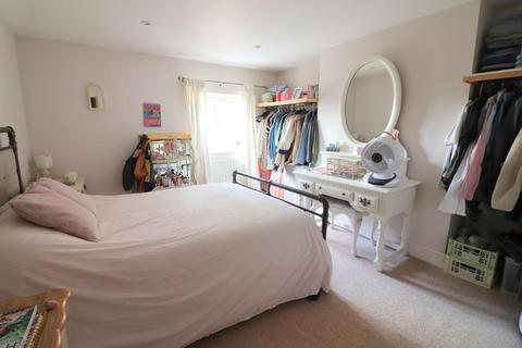 102 Bedford Road, Barton Le Clay, Bedford, MK45 4LR