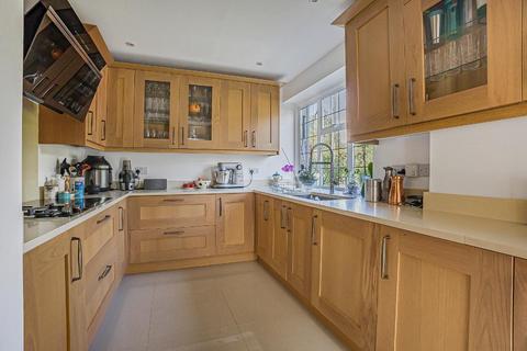 undefined, Knoll Rise, Orpington, BR6 0EJ