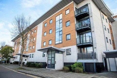 2 bedroom apartment to rent, Gallion's Reach, City Airport E16