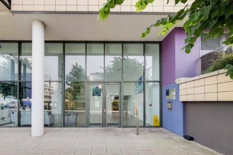 2 bedroom apartment to rent, Gallions Point, London City Airport E16