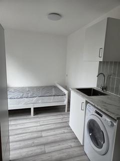 undefined, Gibbons Close, Borehamwood