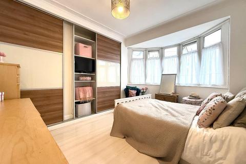 undefined, Grosvenor Road, Icknield, Luton, Bedfordshire, LU3 2EG