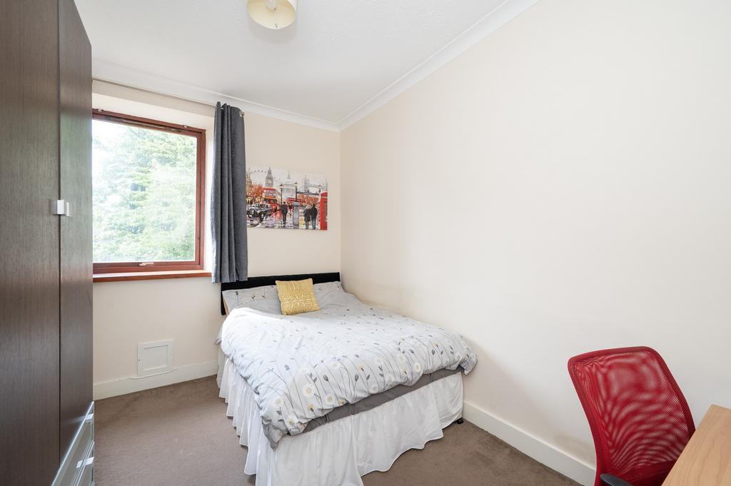 4 Seaforth Bedroom1