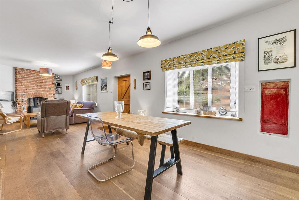 Living/dining room