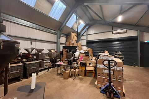Warehouse to rent, Bellfield Rd High Wycombe HP13 5GX