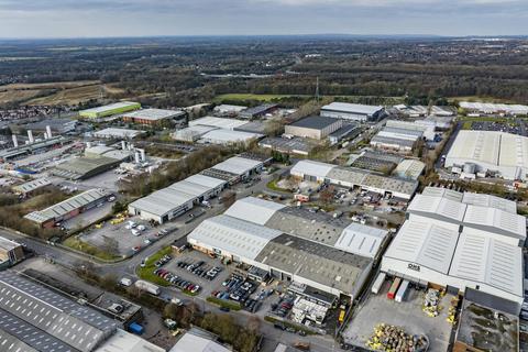 Warehouse to rent, Preistley Rd Manchester M28 2LX