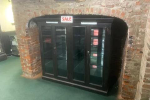 Retail property (high street) to rent, 2 Saturday Market Beverley HU17 8BB