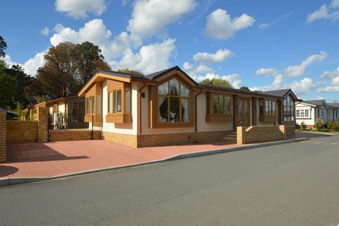 WEYBRIDGE PARK / MEADOWLANDS PARK - ADDLESTONE / WEYBRIDGE